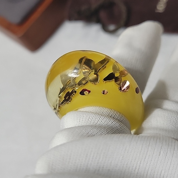 LOUIS VUITTON RESIN INCLUSION RING EUC - Picture 8 of 9